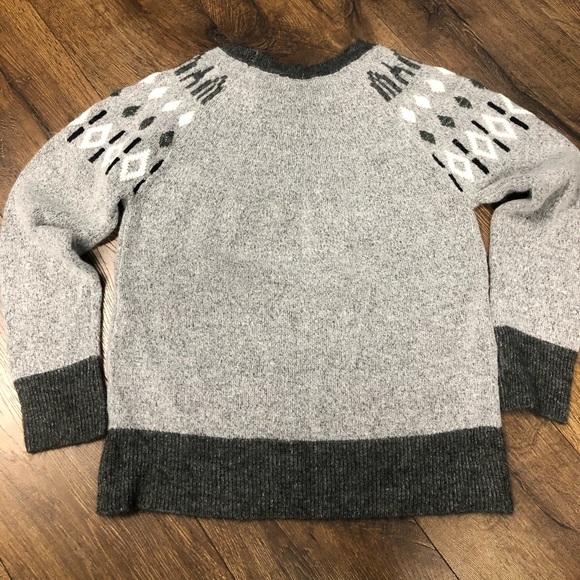 Ladies Sweater - Picture 7 of 8